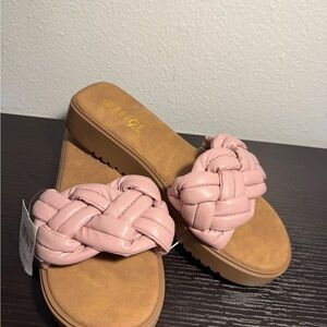 Rouge Helium Pink and Brown Slippers